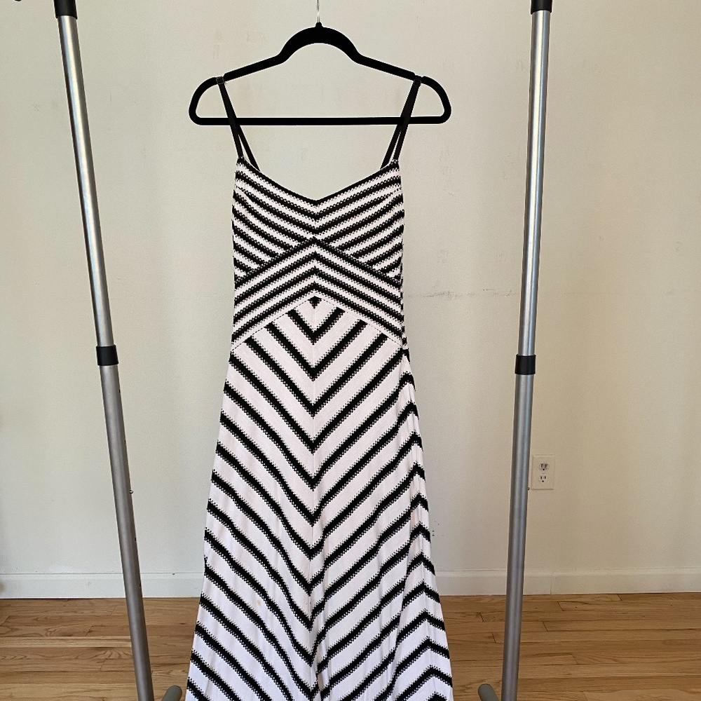 BEBE Chevron Print Maxi Dress